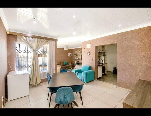 4 BEDROOM HOUSE FOR SALE IN GLEN RIDGE